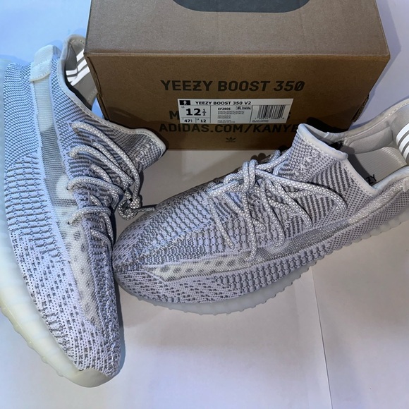 Adidas Yeezy Boost 350 V2 in Static - Picture 3 of 5